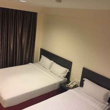 Premierz Hotel Labuan Buitenkant foto