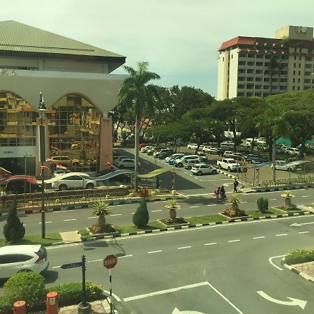 Premierz Hotel Labuan Buitenkant foto