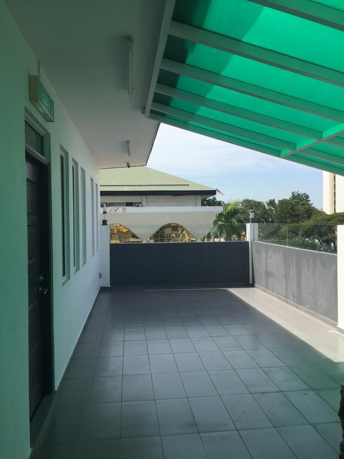 Premierz Hotel Labuan Buitenkant foto