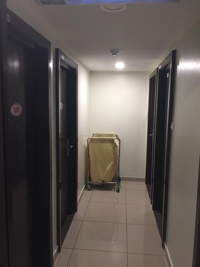 Premierz Hotel Labuan Buitenkant foto