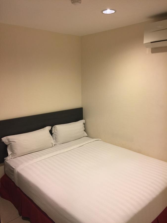 Premierz Hotel Labuan Buitenkant foto